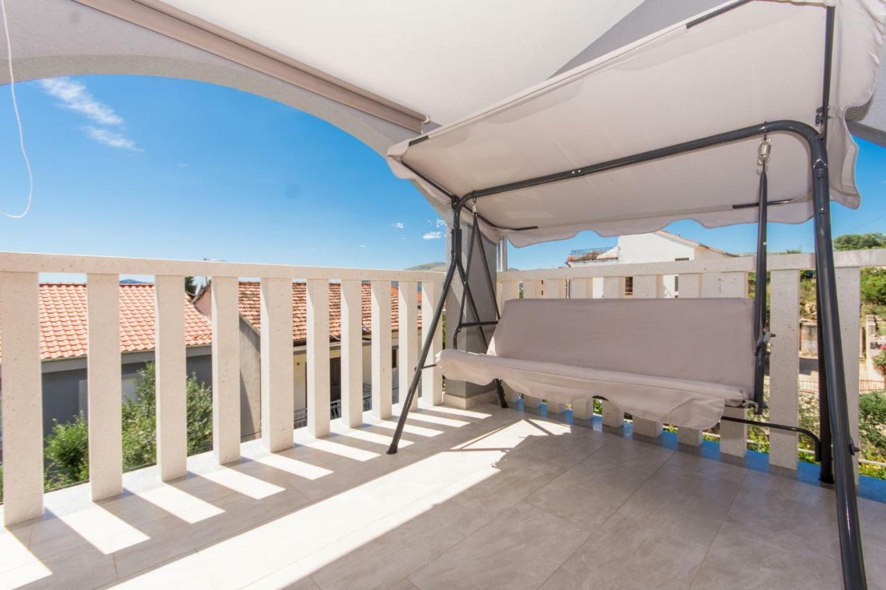 Villa Bozana โตรกีร์ ภายนอก รูปภาพ