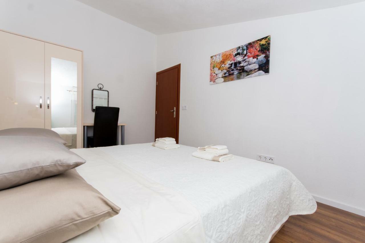 Villa Bozana โตรกีร์ ภายนอก รูปภาพ